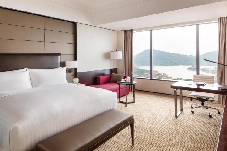 Double room with lake view