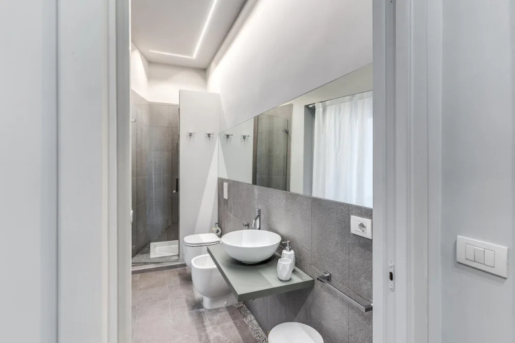 Grey Diamond in Naples