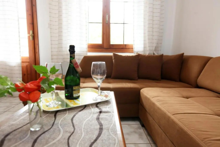 Ostria Hotel