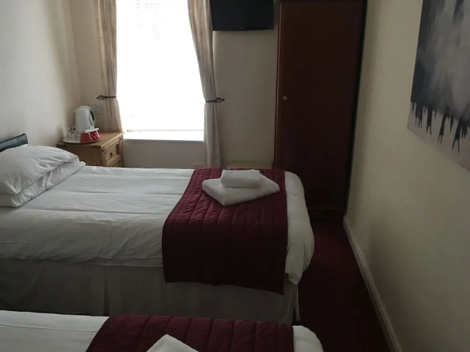 Novar Arms Hotel