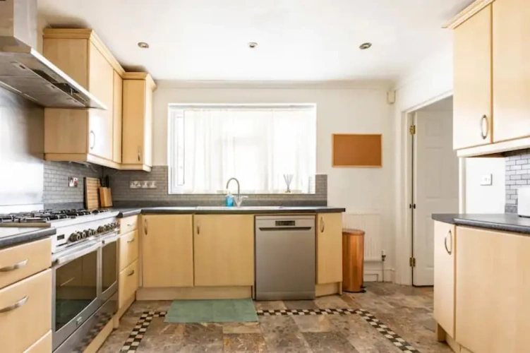3 Bedrooms Cottage