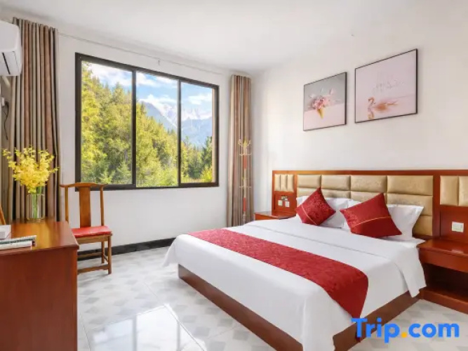 3 Bedrooms Attic Suite