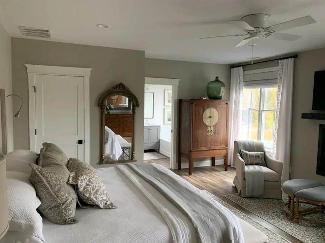 Grand room