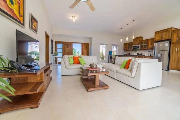 2 Bedrooms Villa