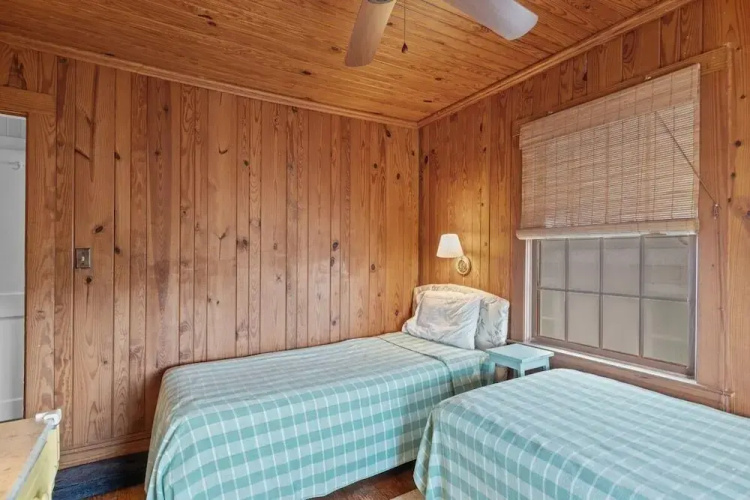 Sutton Cottage 5 Bedroom Home