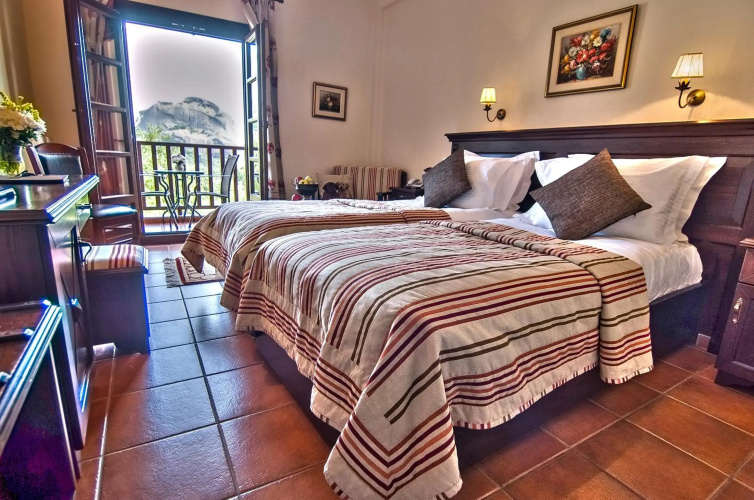 Doupiani House Hotel