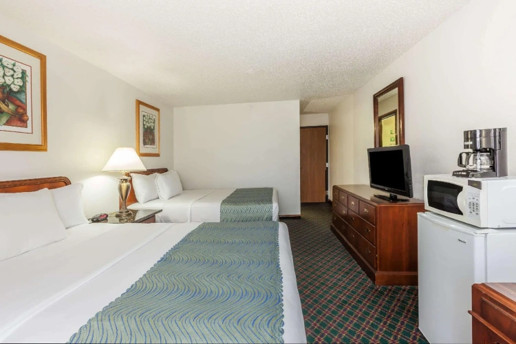 Standard Quadruple room