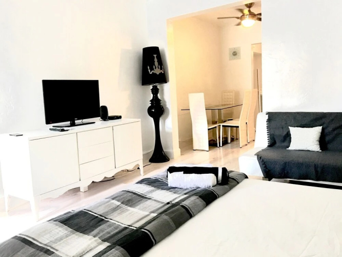 761 South Beach Apartments