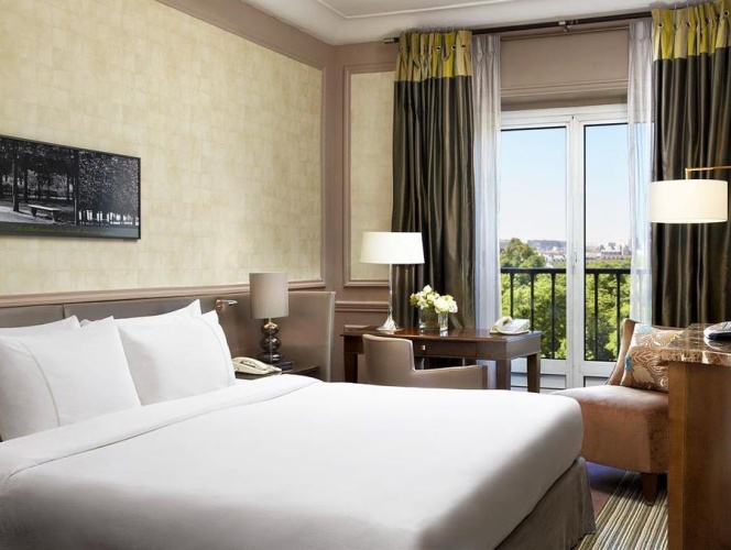 Superior room with view
