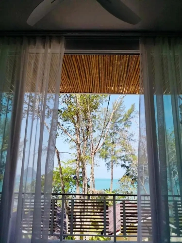 Bungalow with balcony