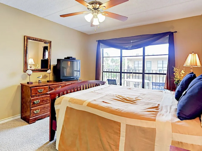 2BR w/ Pools & Gulf Views