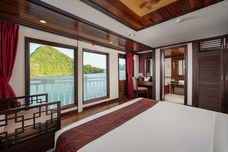 Presidential Suite with balcony and with sea view