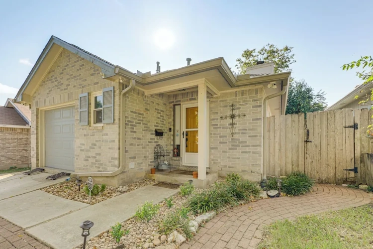 3 Bedrooms Cottage