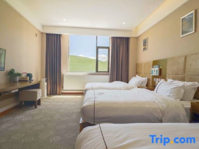 Standard Triple room with mountain view