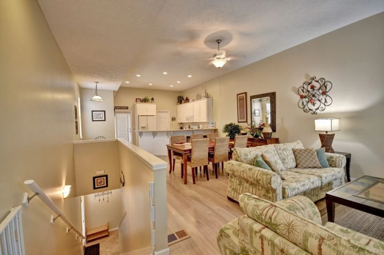 6717 Beach Drive - 1977178