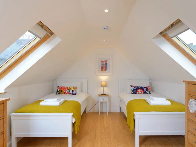 Curlew - Double Upper Apartment