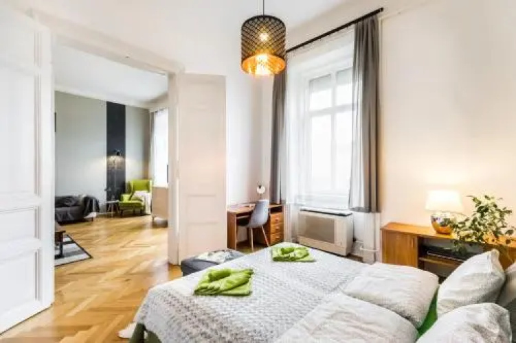 Park View Apartment with Sauna, A/C