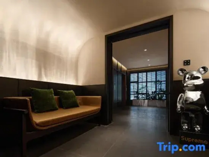 Stream Whisper Hotel