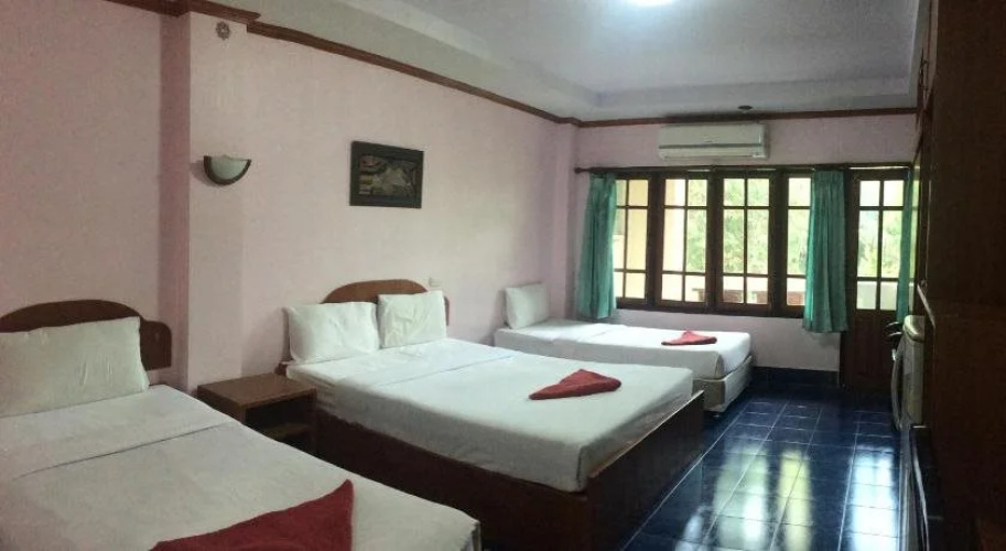 Coconut House Chaweng Hostel