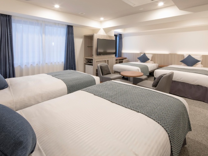 Deluxe Quadruple room