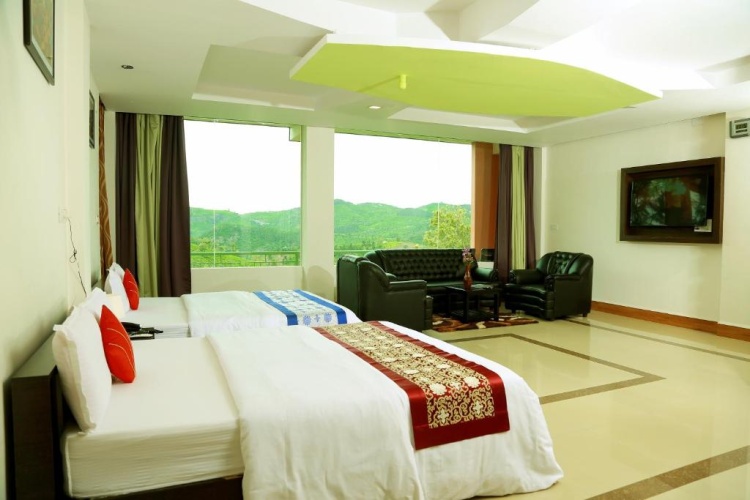 Suite with balcony