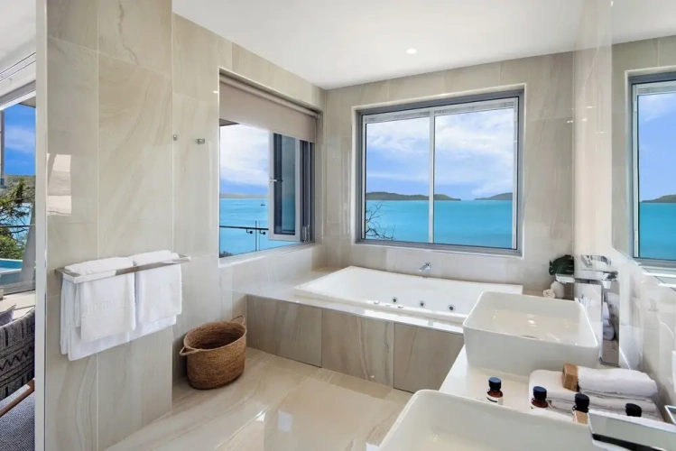 4 Bedrooms Luxury Cottage with sea view