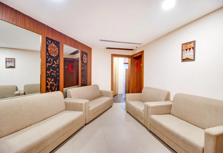 Aishwaryam Hotel