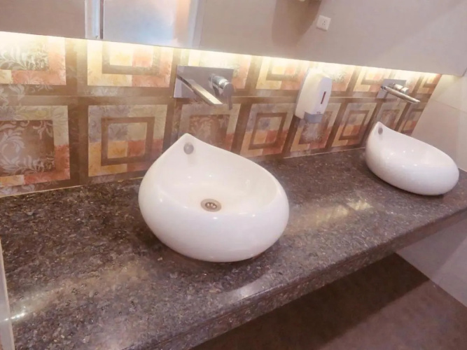 Hotel Ratana International