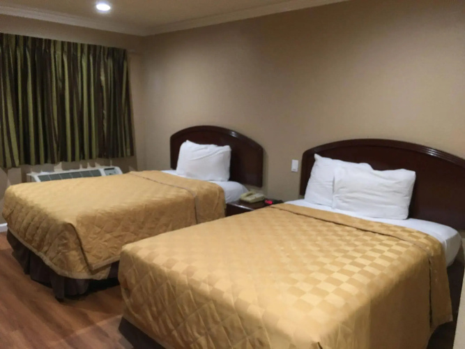 Express Inn & Suites