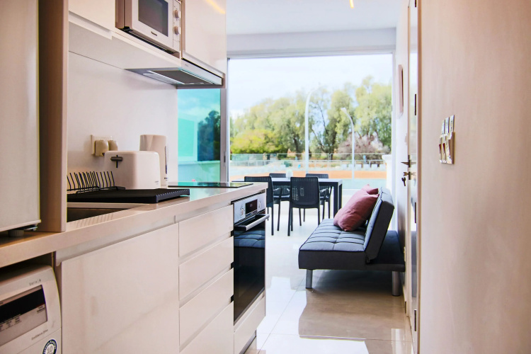 Phaedrus Living: Executive Harbour Suites 203