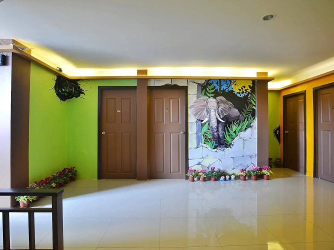 OYO 768 First Station Hotel