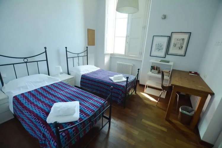 Immaculate 2-bed Apartment in Firenze