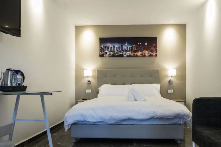 Lago Suites Hotel