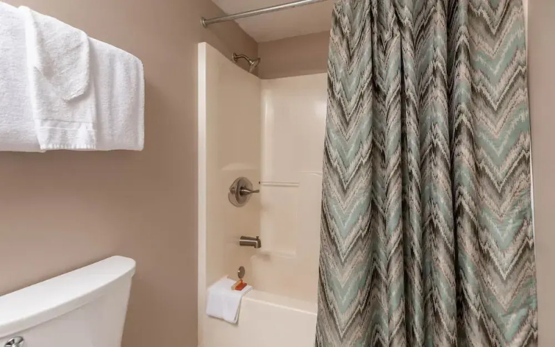 Phoenix Vi 6610 2 Bedroom Condo