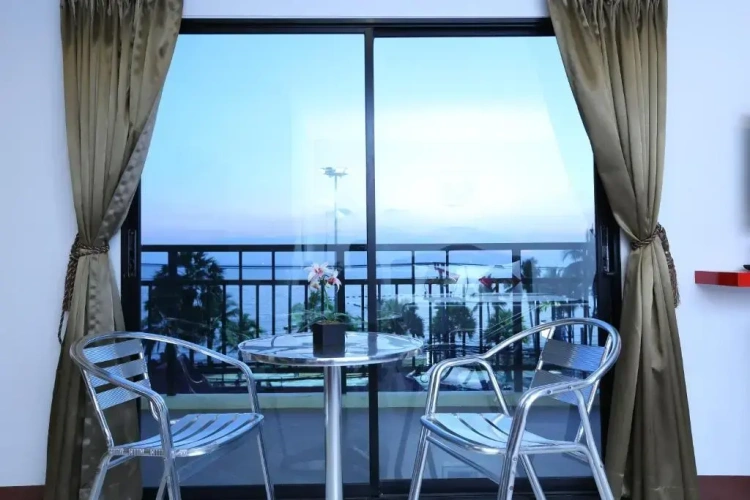 Deluxe Double room with balcony and with sea view