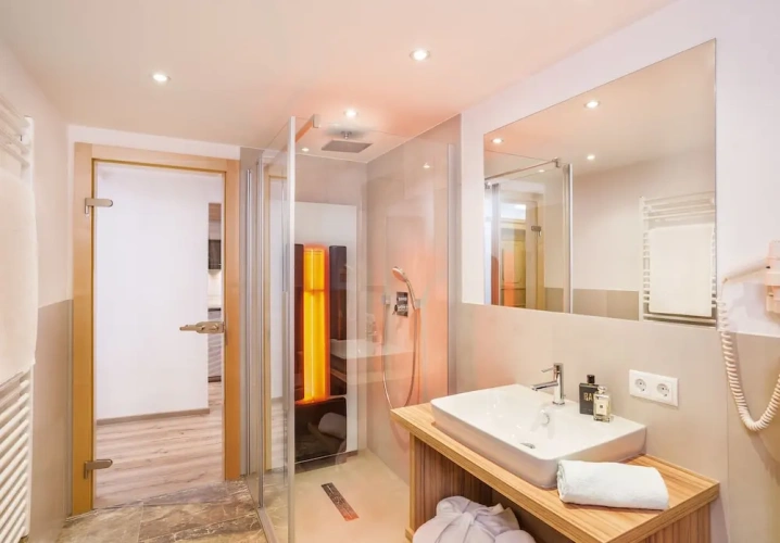 1 Bedroom Apartment with balcony and with mountain view