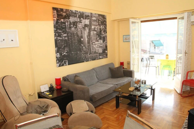 Colorful apartment in Athens!