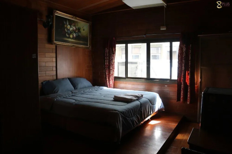 8 Plus Hotel