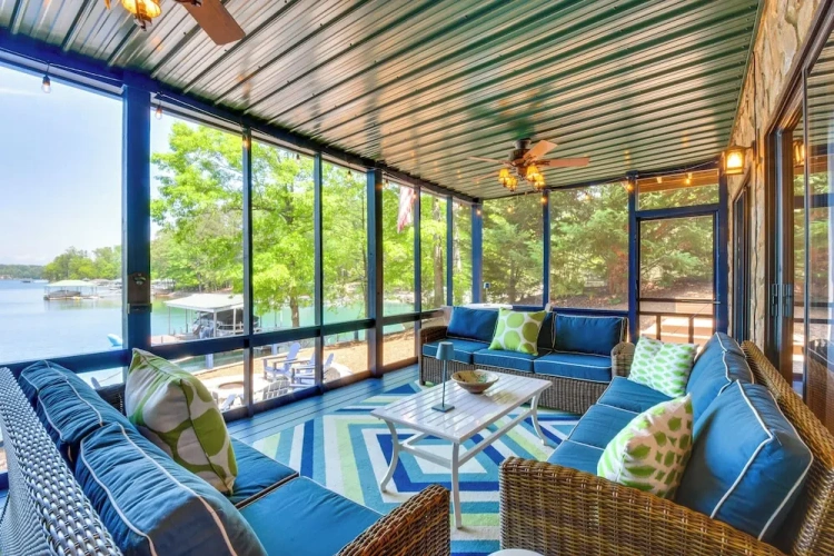 3 Bedrooms Cottage with balcony