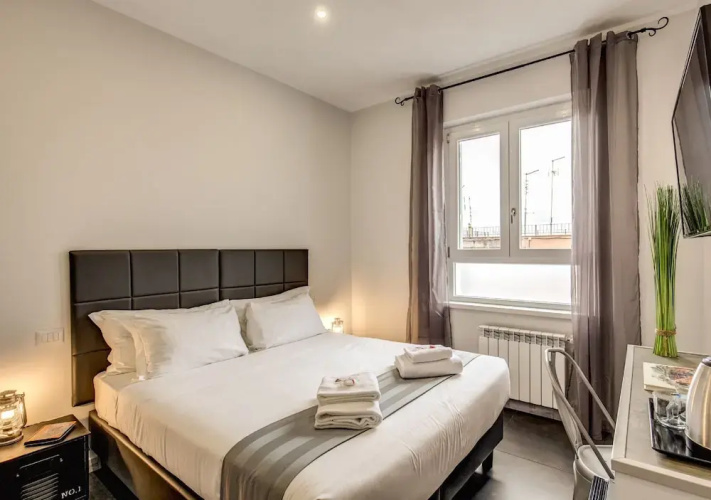 Floor 6 Boutique Rooms by DOT Suites