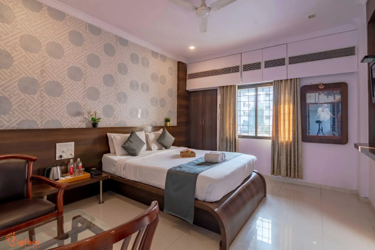 OYO 4445 Hotel Saishri