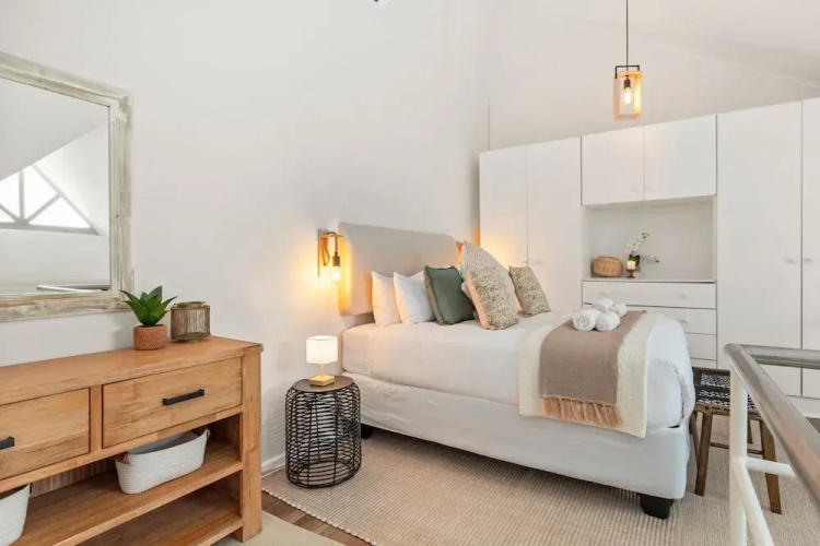 104 Hideaway Loft Studio