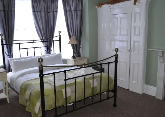 Corra Lynn B&B