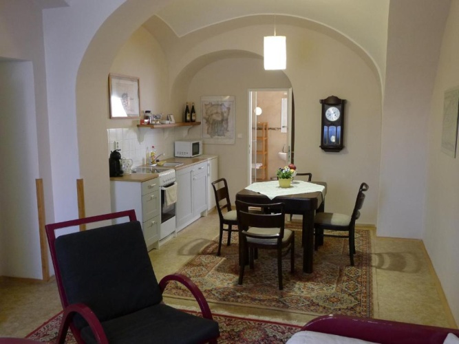 Standard Triple Suite