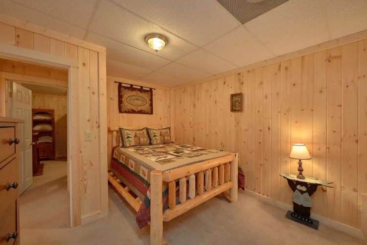 Hickory Lodge in Pigeon Forge