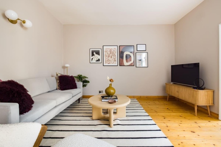 2 Bedrooms Apartment