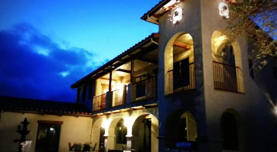 Croad Vineyards - The Inn