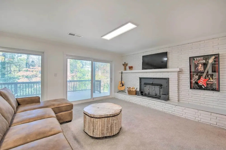 Serene Home w/ Fire Pit, Deck & Easy Access to ATL