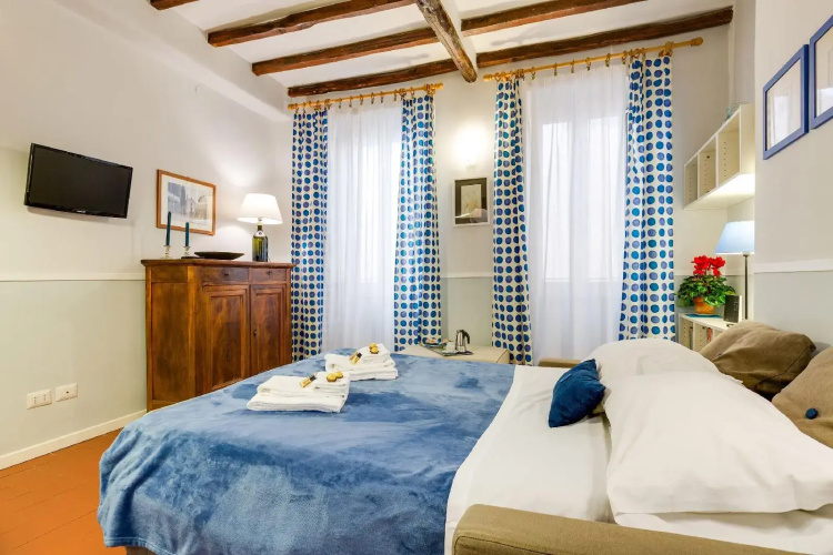Piazza dei Satiri Apartments