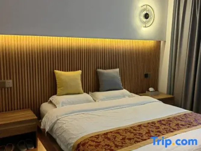 M Houzi Hotel